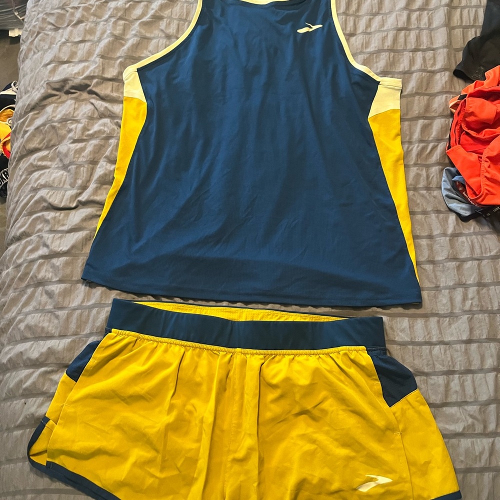 Brooks running